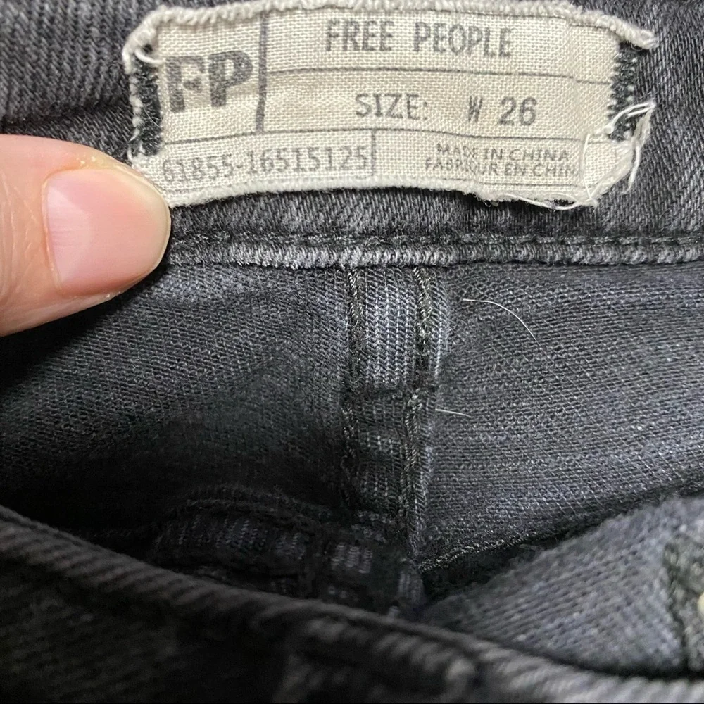 Free People black Payton stud distressed skinny jeans #61855-16515125 size 26
